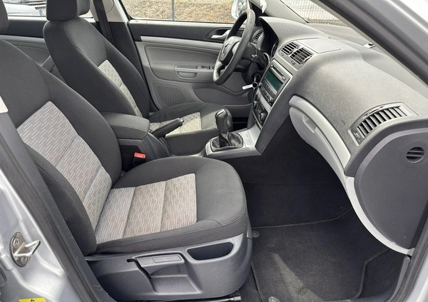 Skoda Octavia cena 22900 przebieg: 230000, rok produkcji 2012 z Wojkowice małe 154